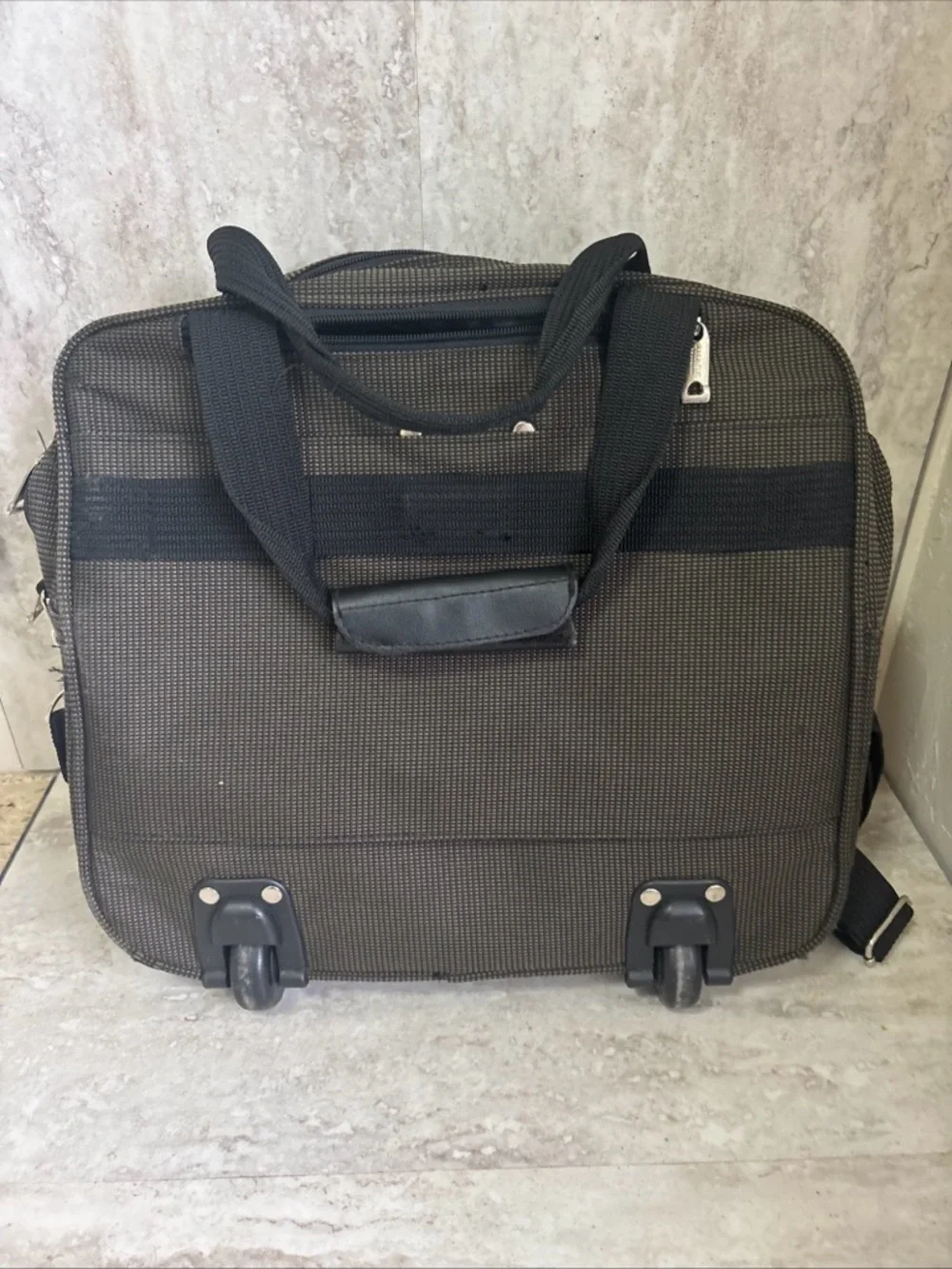 Image Traveler Vintage/ Overnight Carry On Bag/ 15 X 13x 6” Roller Bag- Slot EUC